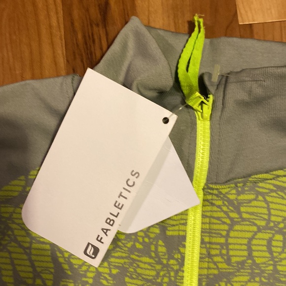 Fabletics NWT Zip Up Top/ Lightweight - Picture 2 of 8